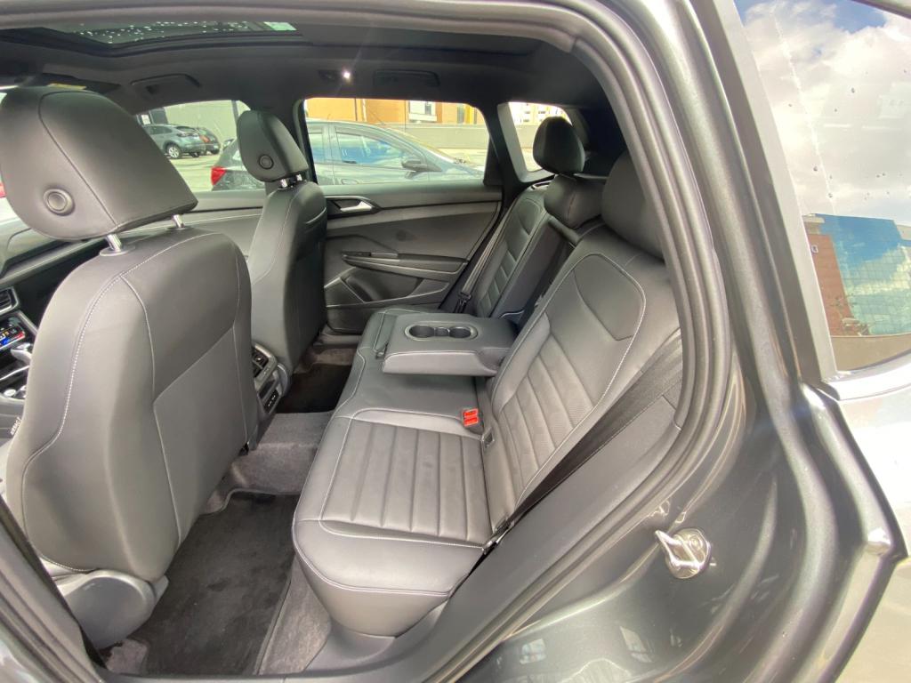 VOLKSWAGEN Taos - Foto