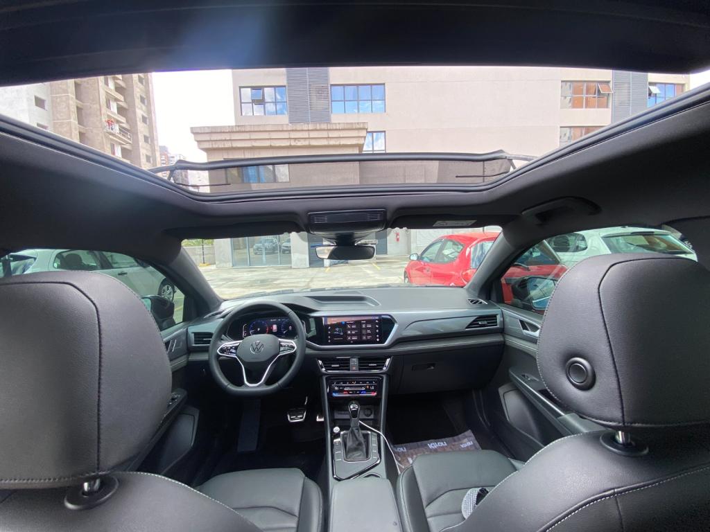 VOLKSWAGEN Taos - Foto