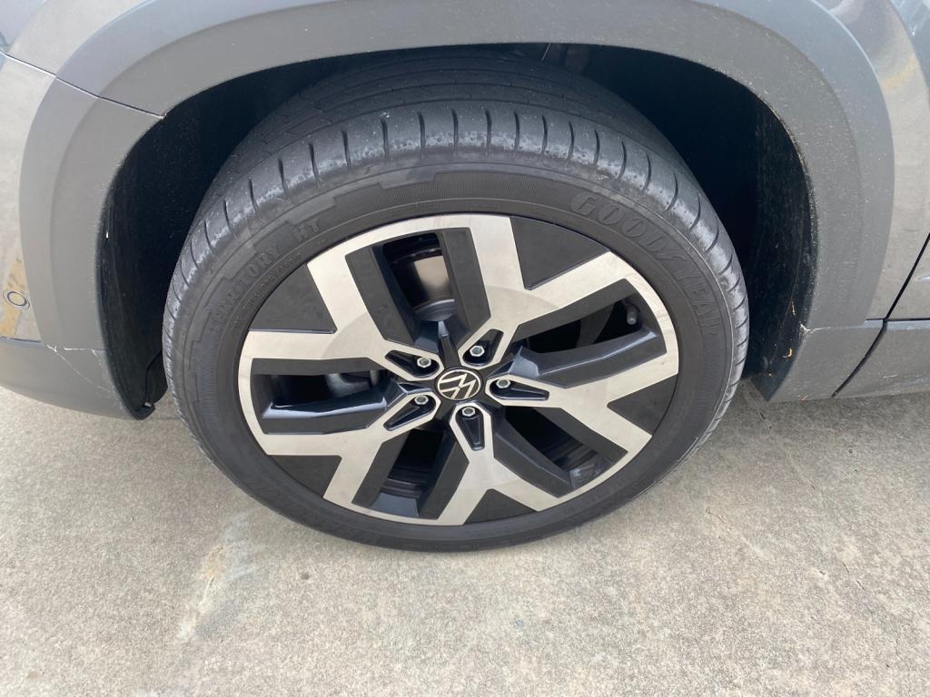 VOLKSWAGEN Taos - Foto