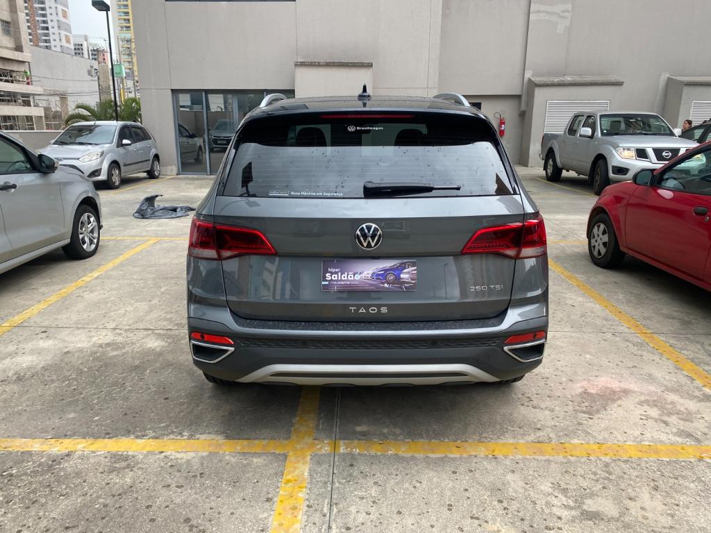 VOLKSWAGEN Taos - Foto
