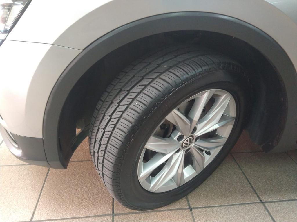 VOLKSWAGEN Tiguan - Foto