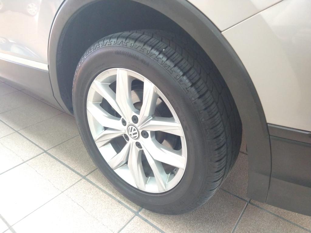 VOLKSWAGEN Tiguan - Foto