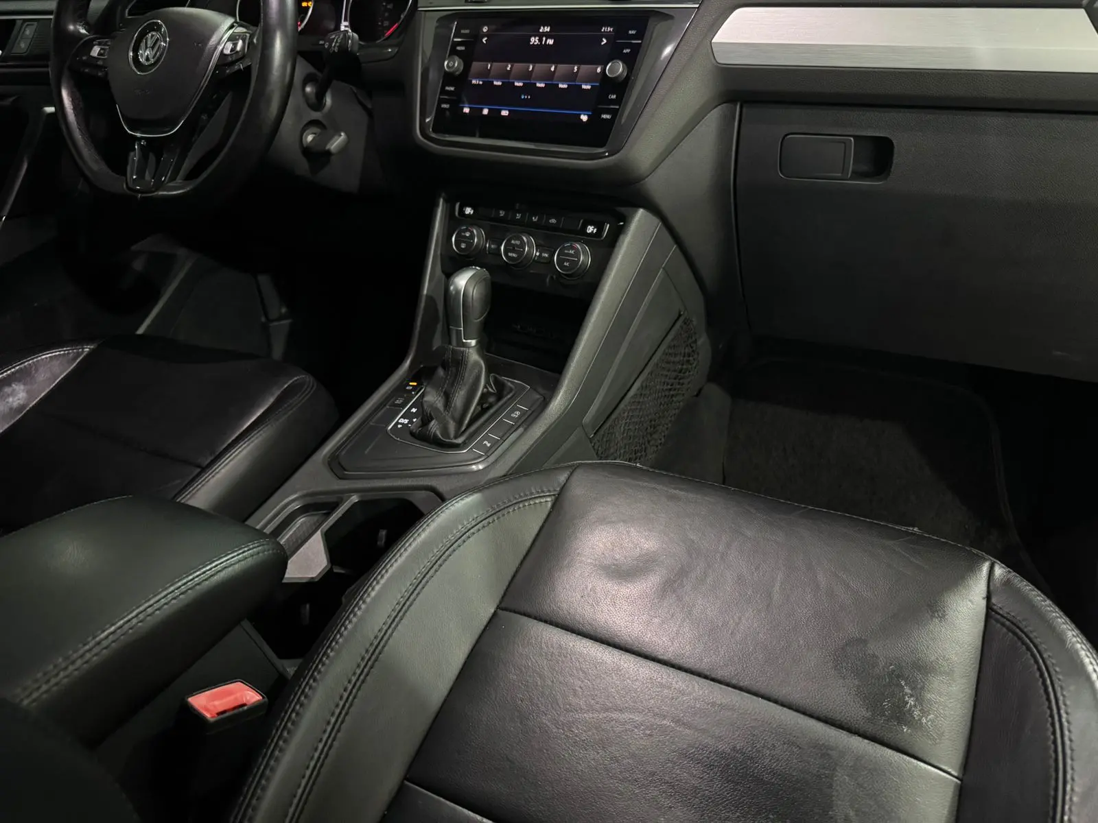 VOLKSWAGEN Tiguan - Miniatura
