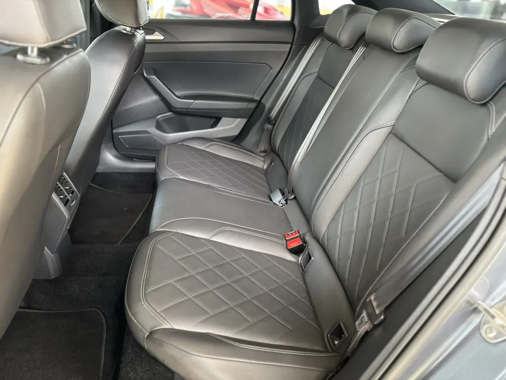 VOLKSWAGEN Virtus - Foto