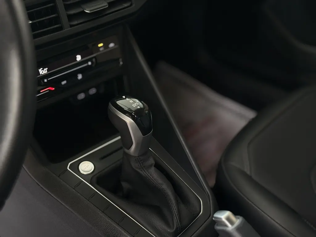 VOLKSWAGEN Virtus - Foto