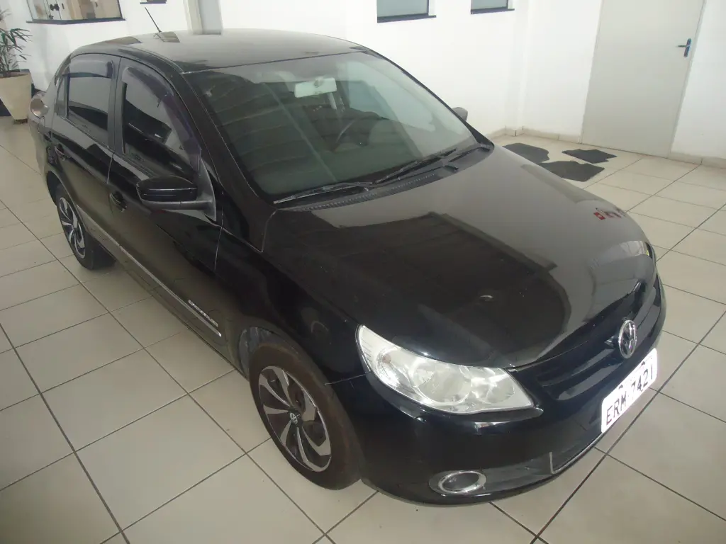 VOLKSWAGEN Voyage - Foto