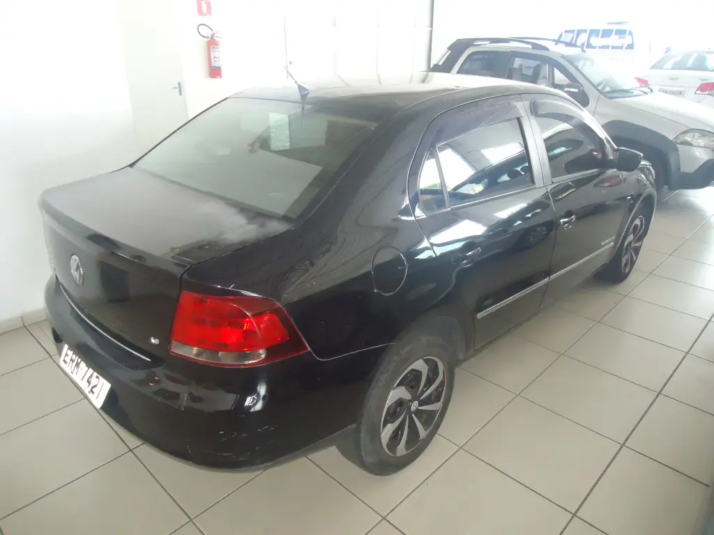 VOLKSWAGEN Voyage - Foto