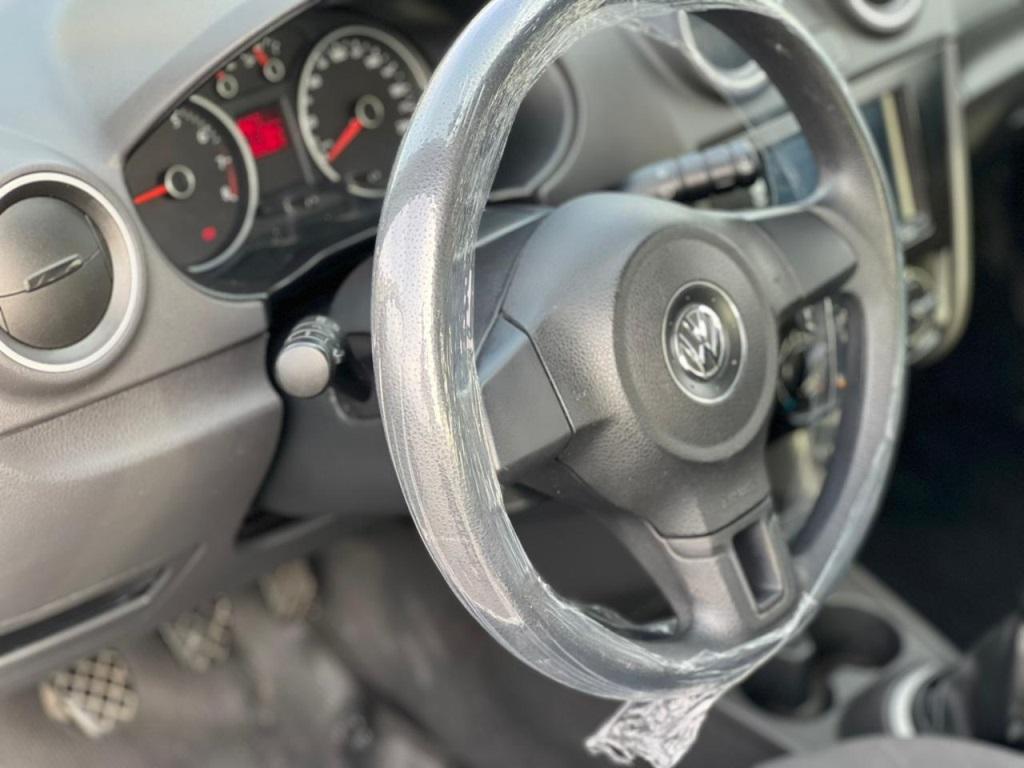 VOLKSWAGEN Voyage - Foto
