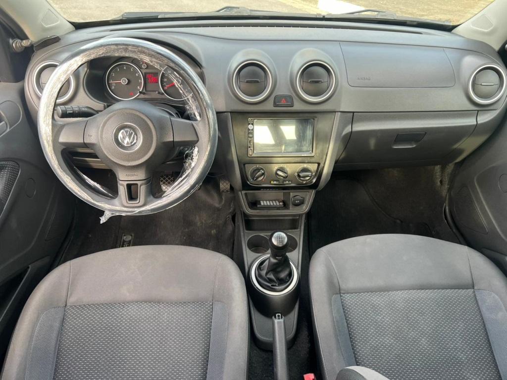 VOLKSWAGEN Voyage - Foto