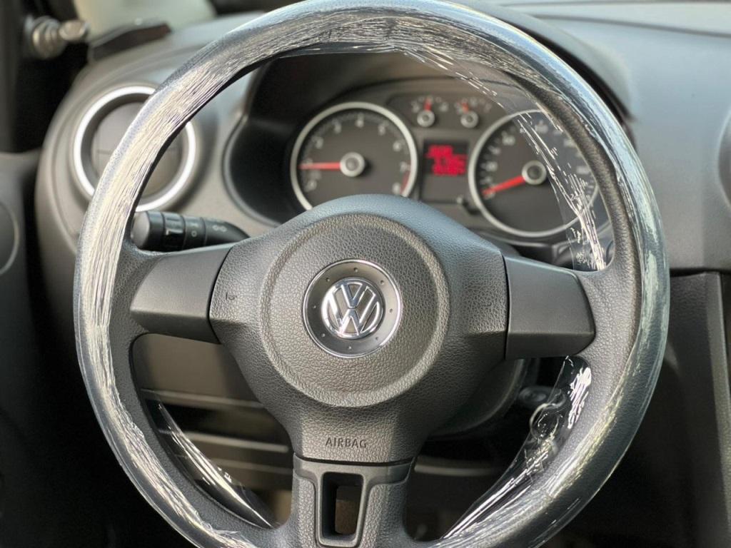 VOLKSWAGEN Voyage - Foto