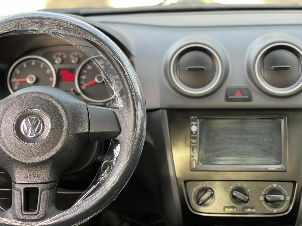 VOLKSWAGEN Voyage - Foto