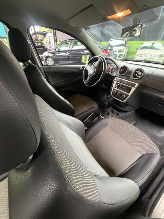 VOLKSWAGEN Voyage - Foto