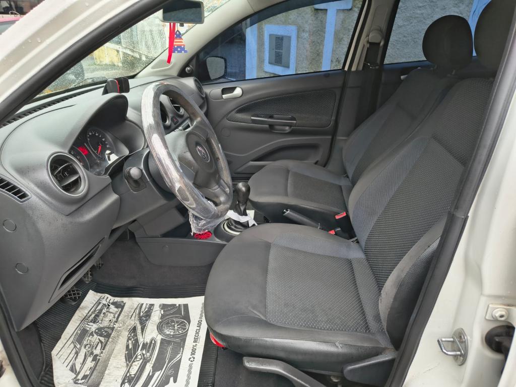 VOLKSWAGEN Voyage - Foto