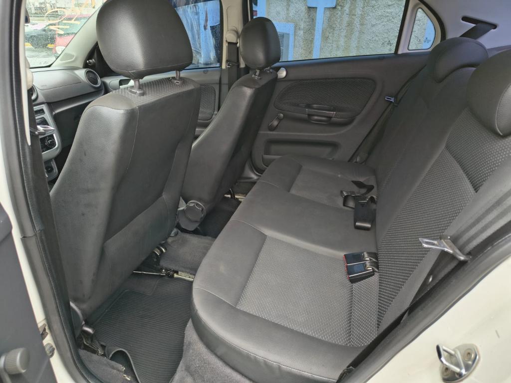 VOLKSWAGEN Voyage - Foto