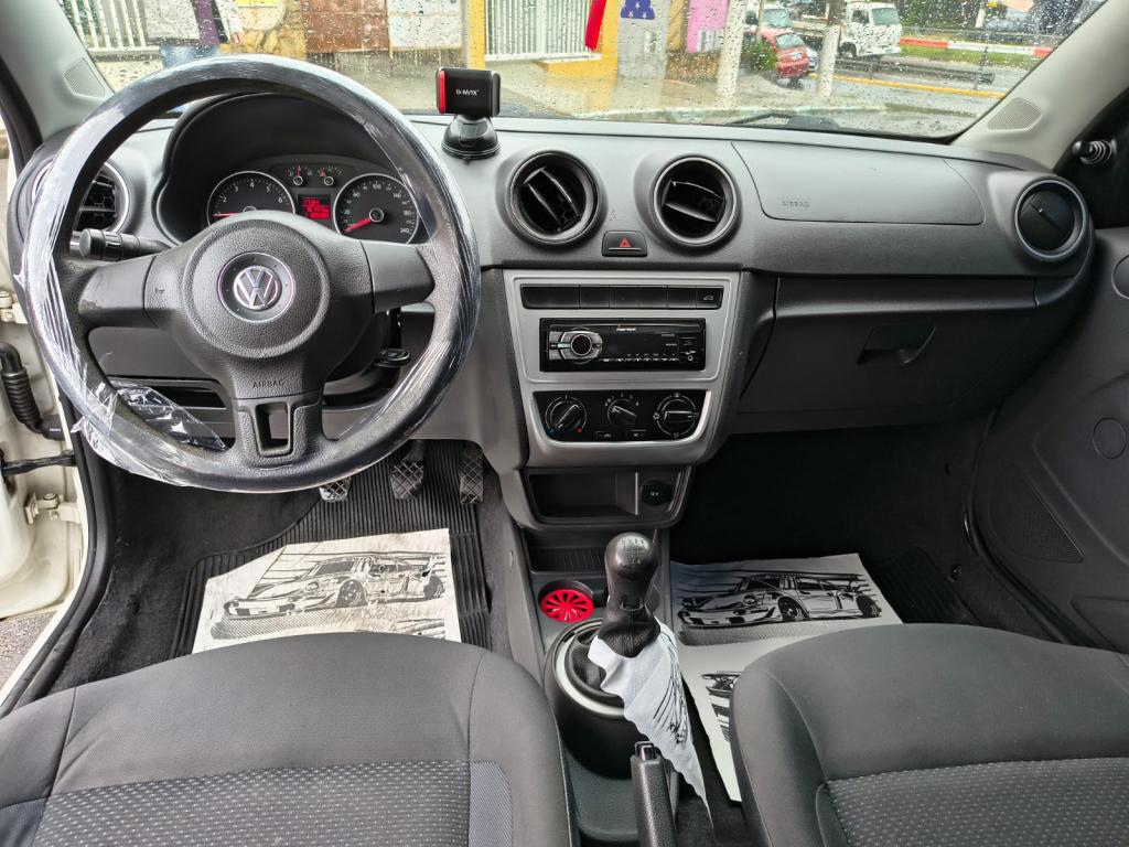 VOLKSWAGEN Voyage - Foto