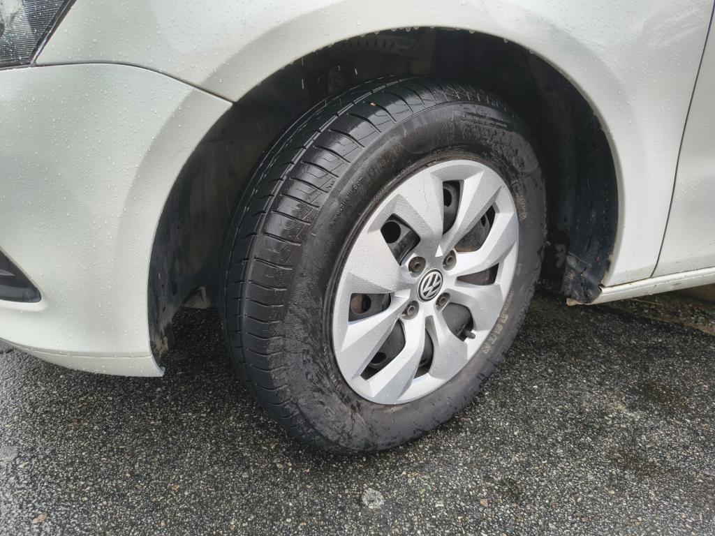 VOLKSWAGEN Voyage - Foto