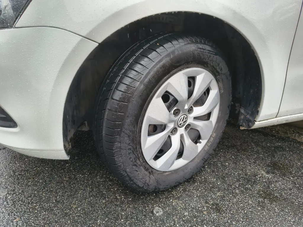 VOLKSWAGEN Voyage - Foto