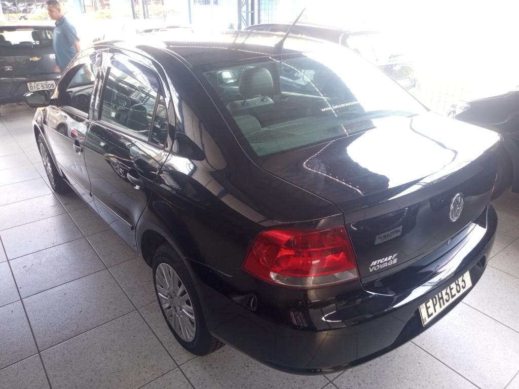 VOLKSWAGEN Voyage - Foto