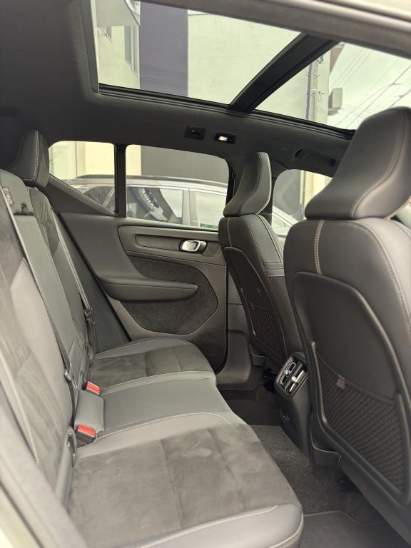 VOLVO XC40 - Foto