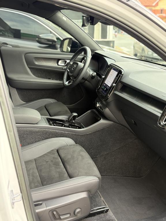 VOLVO XC40 - Foto