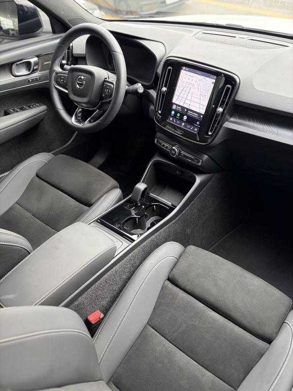 VOLVO XC40 - Foto