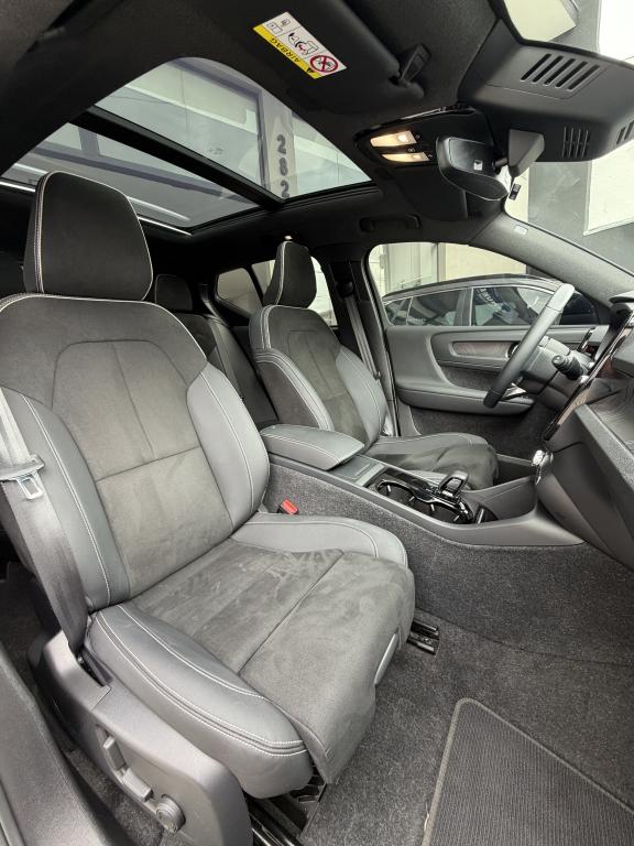 VOLVO XC40 - Foto