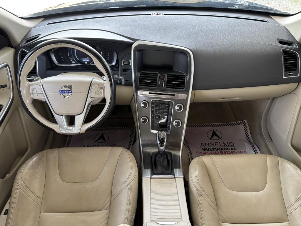 VOLVO XC60 - Foto