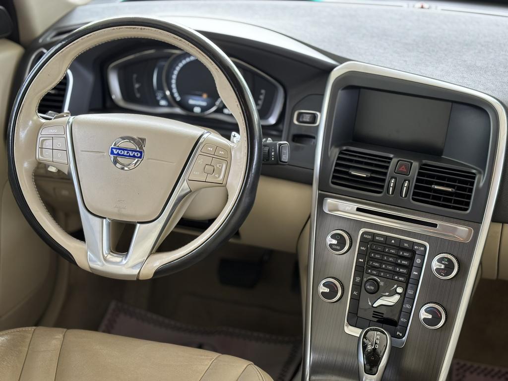 VOLVO XC60 - Foto