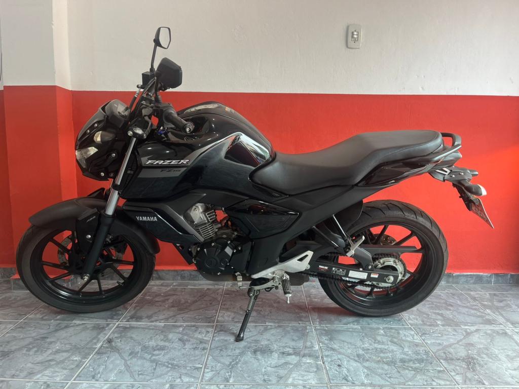 YAMAHA FZ 15 Fazer - Foto