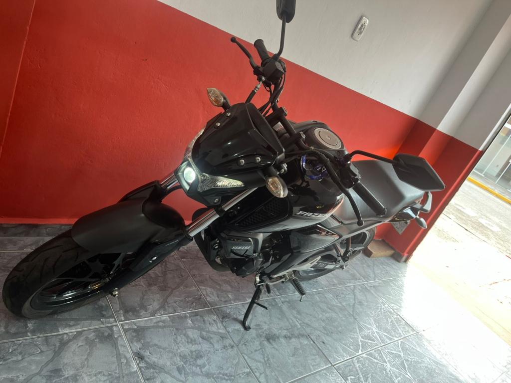 YAMAHA FZ 15 Fazer - Foto