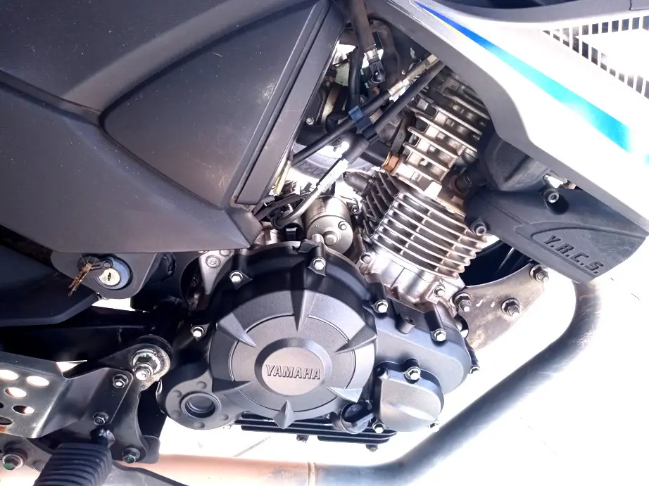YAMAHA FZ 15 Fazer - Foto
