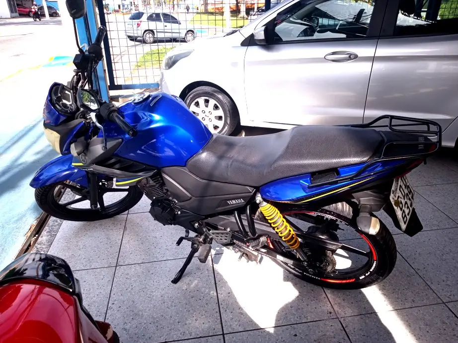 YAMAHA FZ 15 Fazer - Foto
