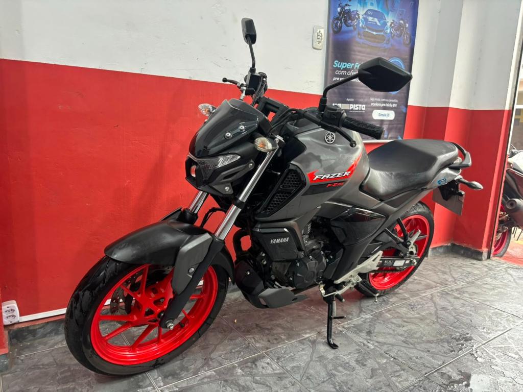 YAMAHA FZ 15 Fazer - Foto