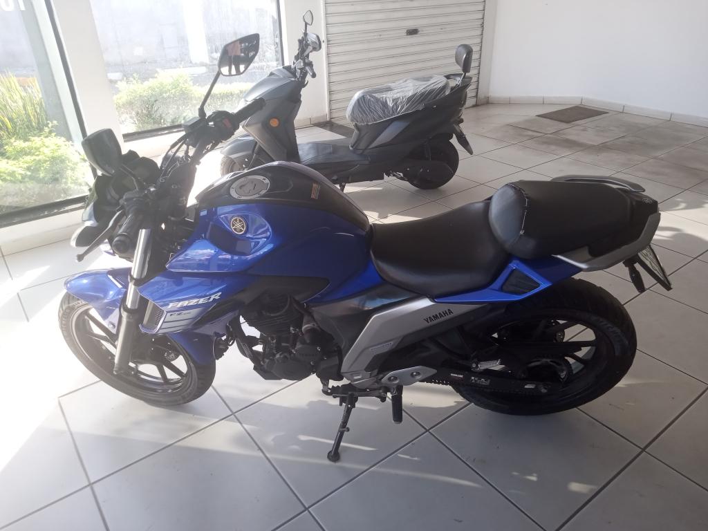 YAMAHA FZ 25 250 Fazer Flex - Foto