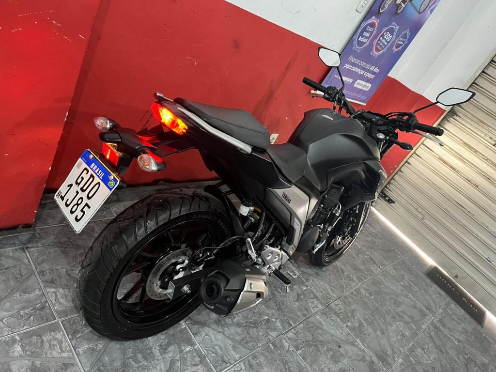 YAMAHA FZ 25 250 Fazer Flex - Foto