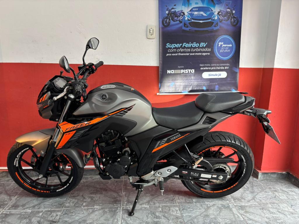 YAMAHA FZ 25 250 Fazer Flex - Foto