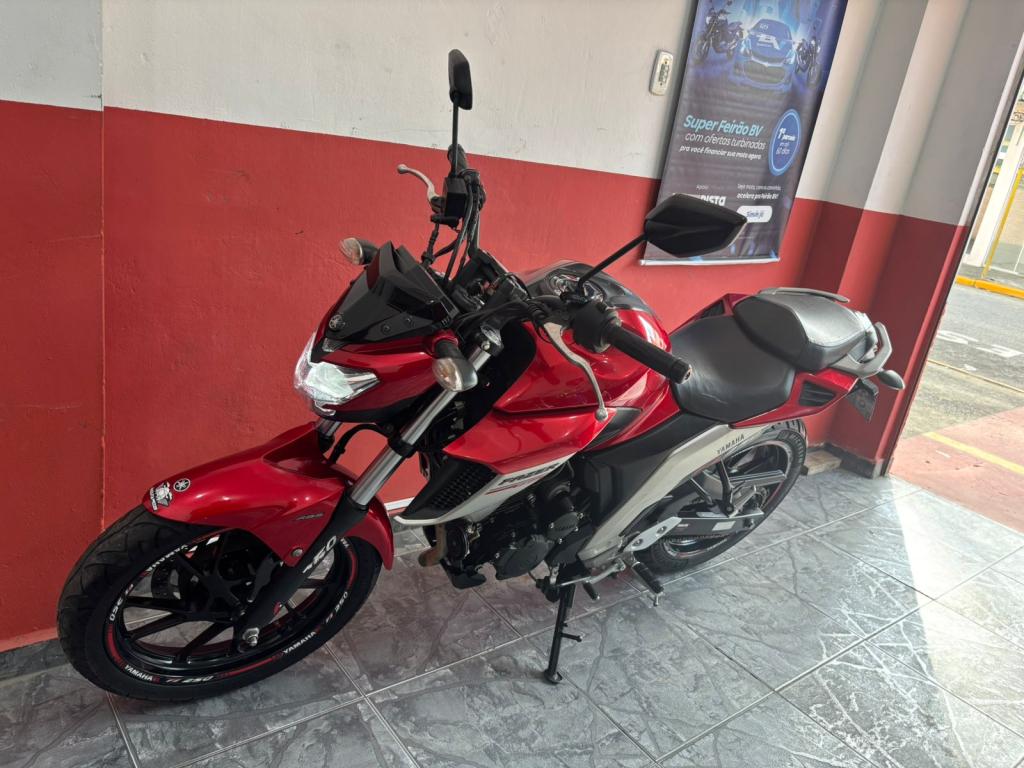 YAMAHA FZ 25 250 Fazer Flex - Foto