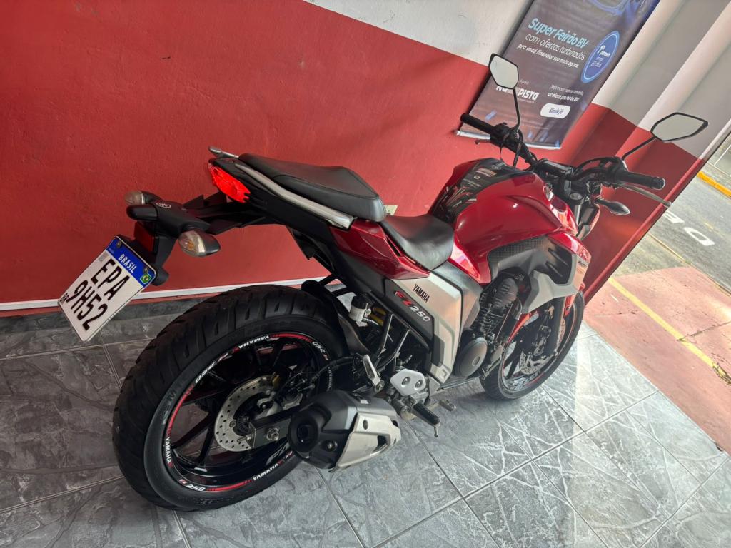 YAMAHA FZ 25 250 Fazer Flex - Foto