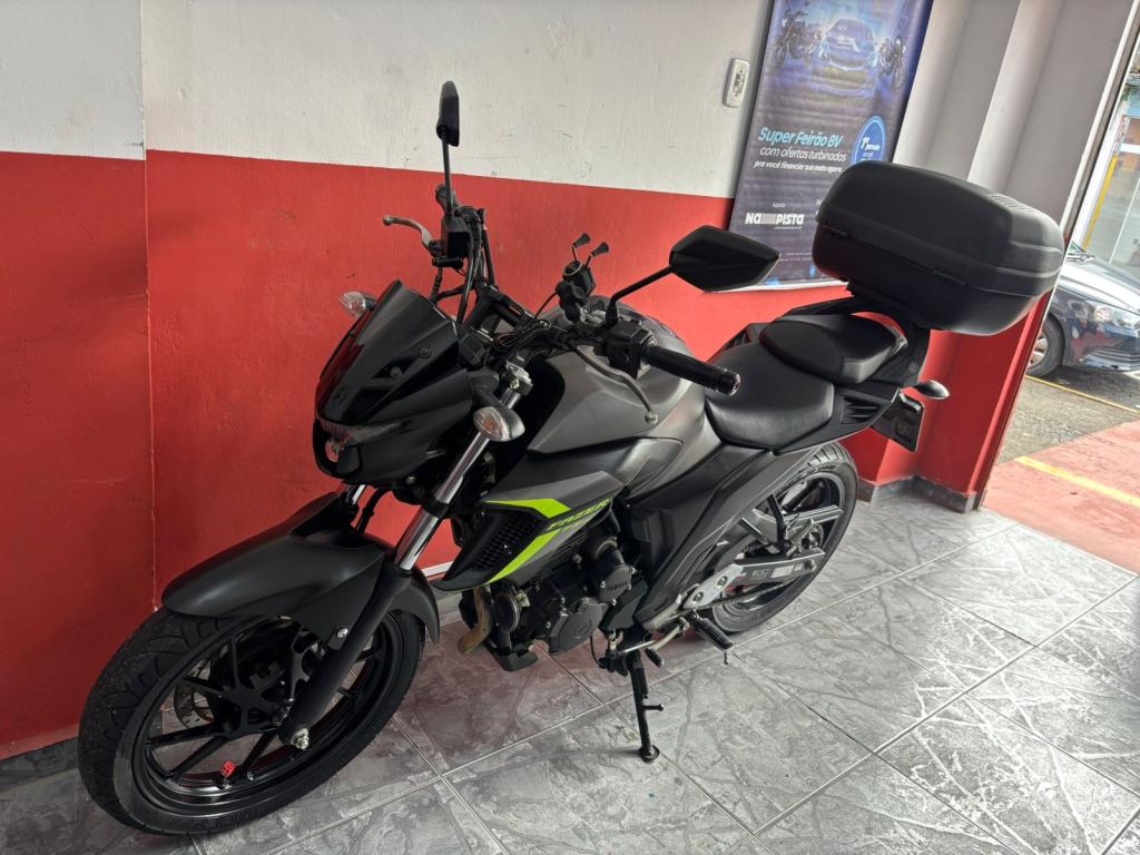YAMAHA FZ 25 250 Fazer Flex - Foto