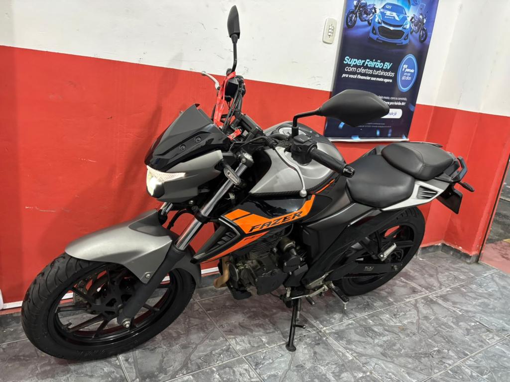YAMAHA FZ 25 250 Fazer Flex - Foto