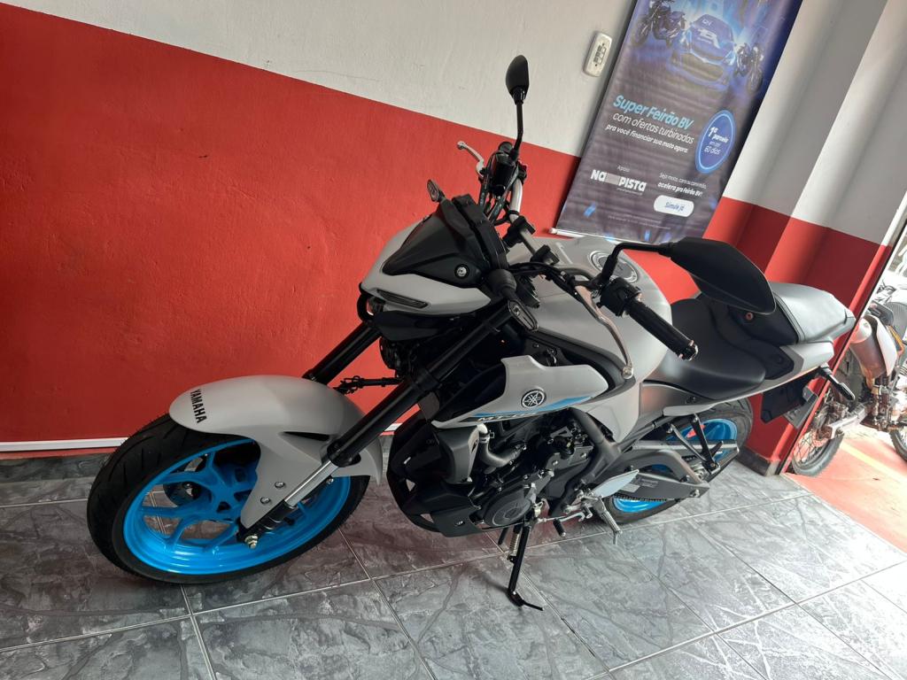 YAMAHA MT-03 300 - Foto