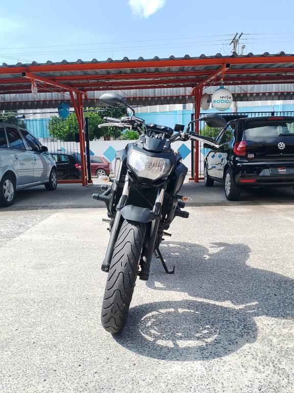 YAMAHA MT-07 700 - Foto