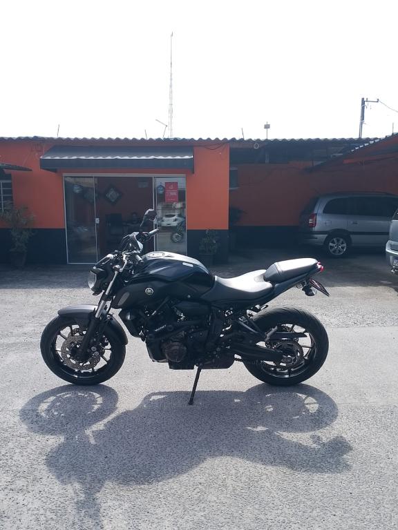 YAMAHA MT-07 700 - Foto