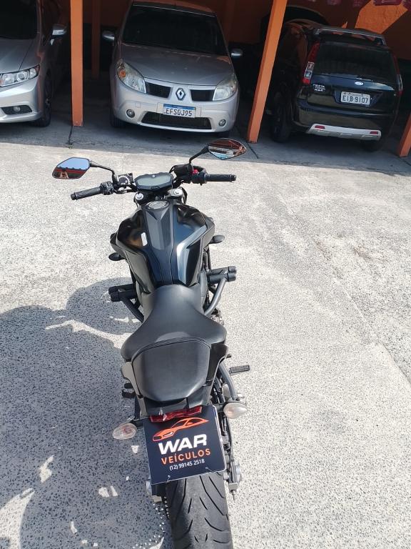 YAMAHA MT-07 700 - Foto