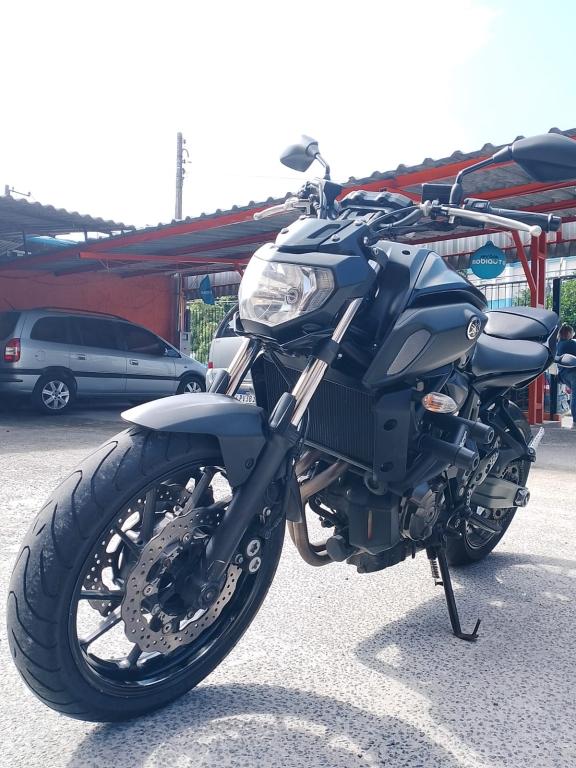 YAMAHA MT-07 700 - Foto