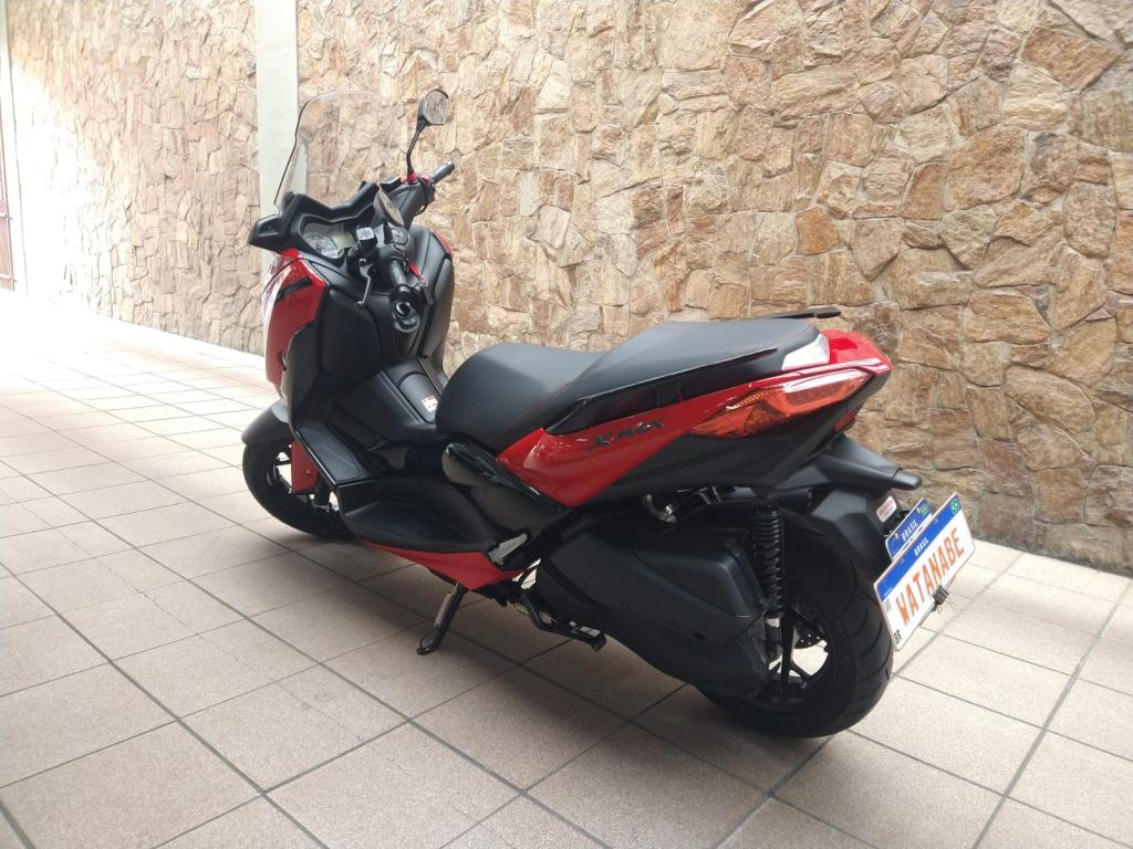 YAMAHA XMax 250 - Foto