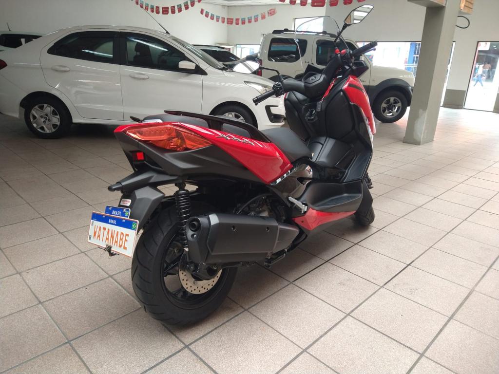 YAMAHA XMax 250 - Foto