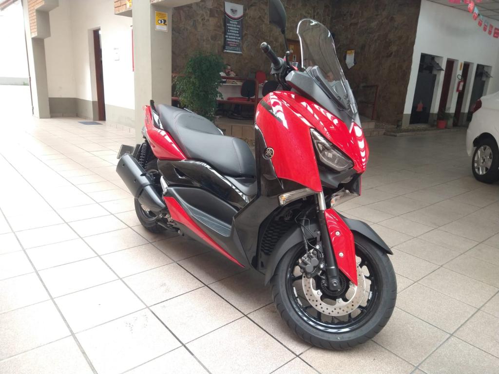 YAMAHA XMax 250 - Foto