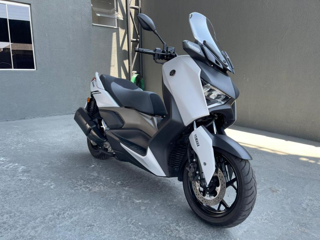 YAMAHA XMax 250 - Foto