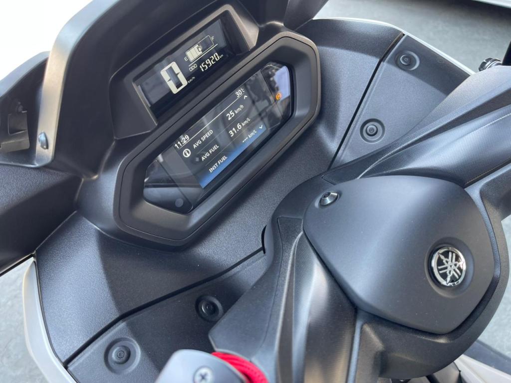 YAMAHA XMax 250 - Foto